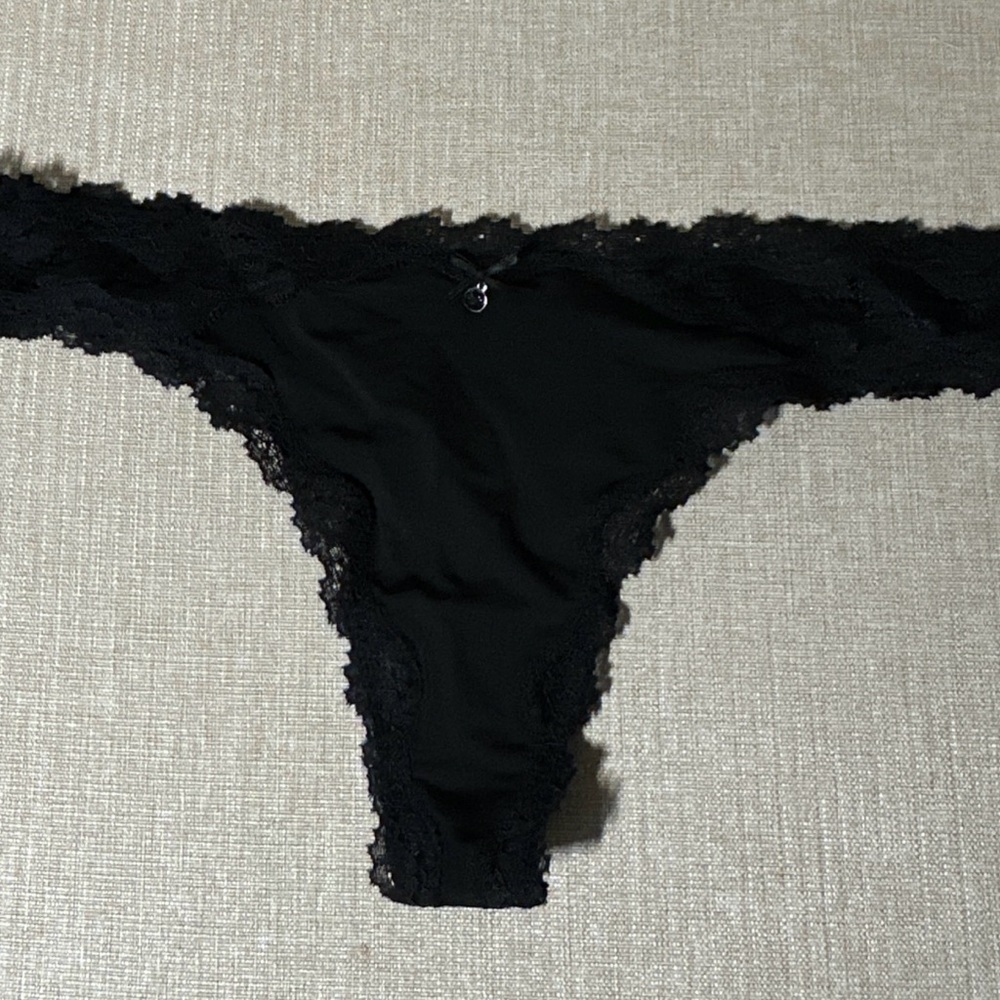 Victoria Secret Elegant Black Lace Thong